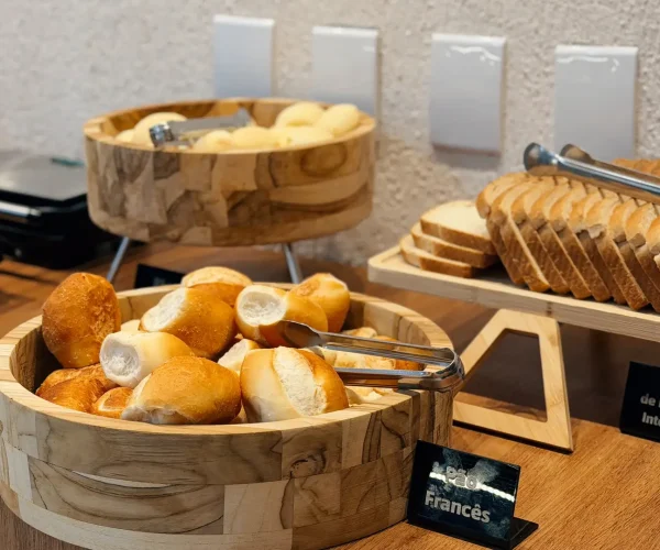 buffet-cafe-da-manha-paes-07